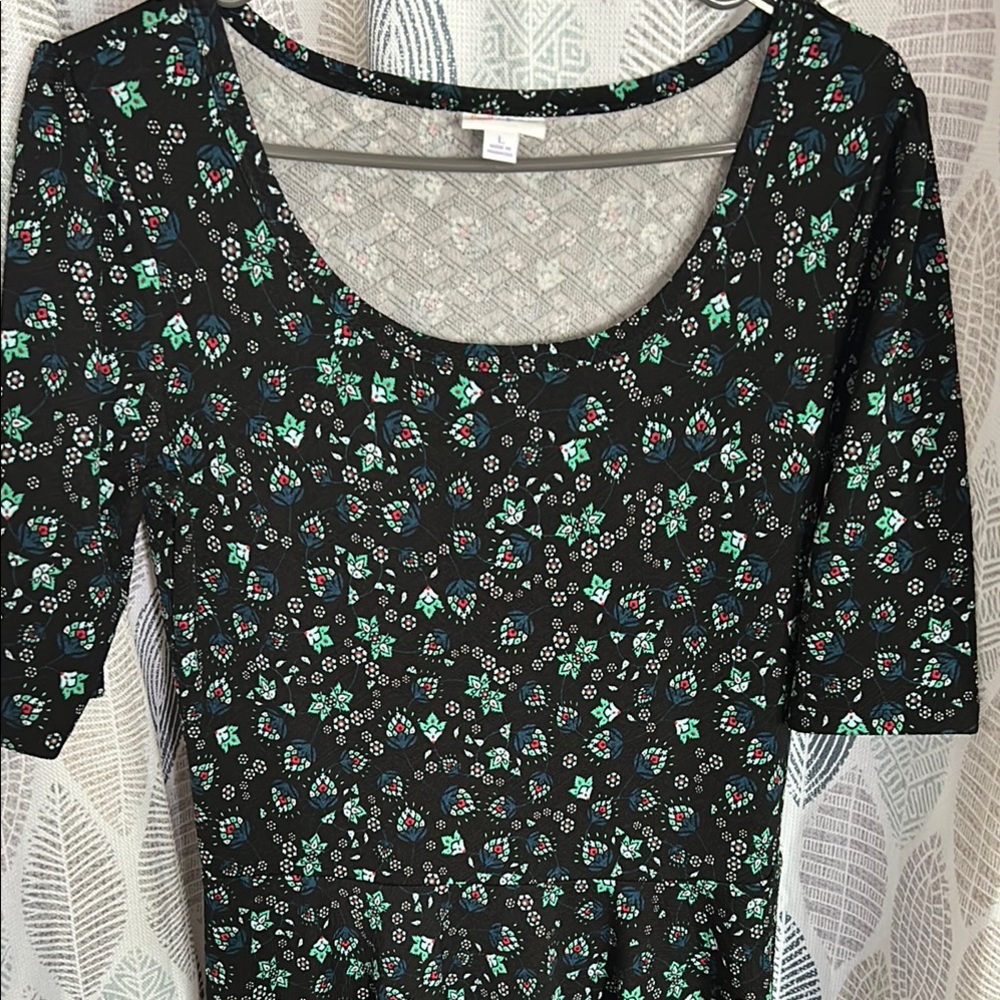 LuLaRoe Black Scoop Neck Short Sleeve Top with Teal and White Floral Print